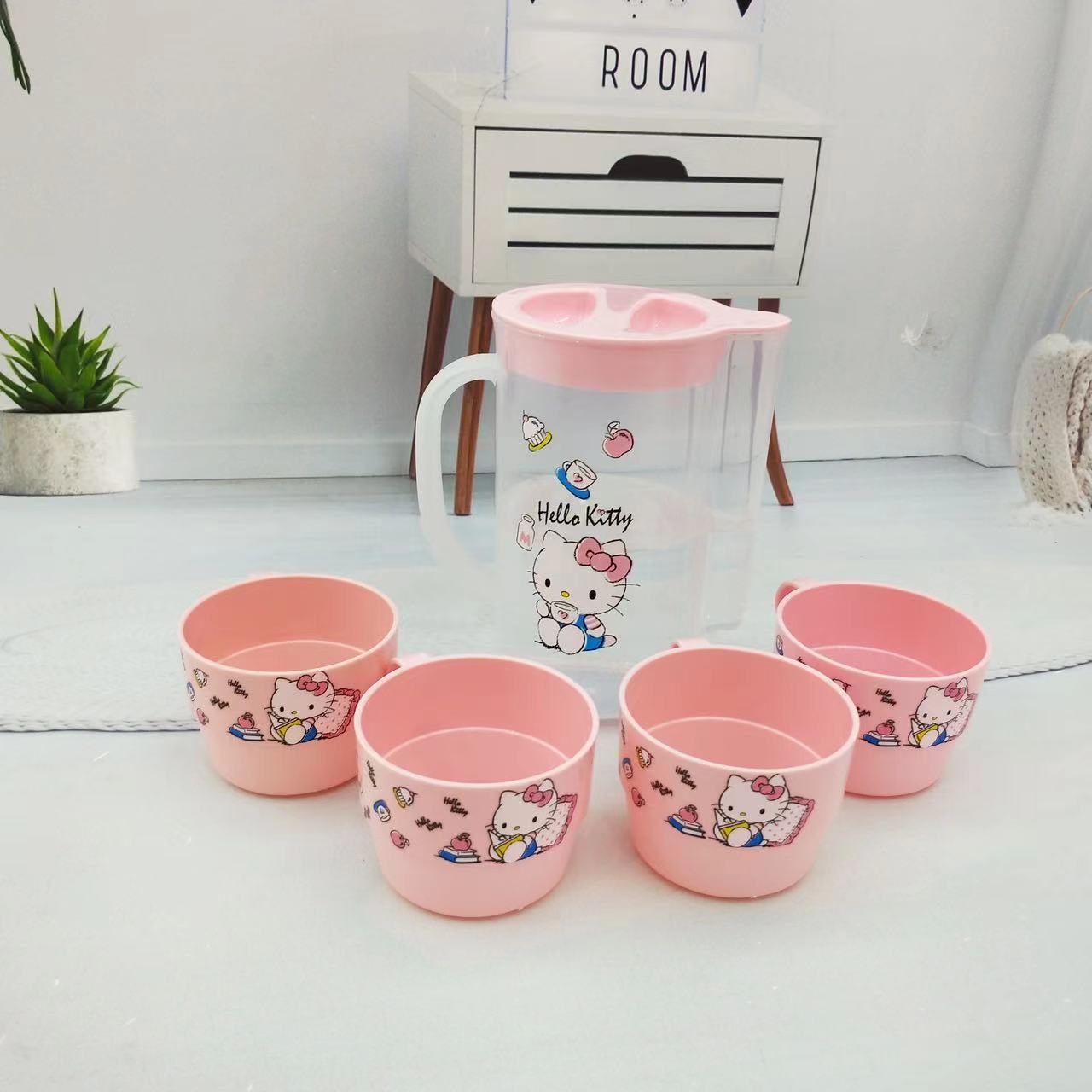 Spot plastic cold water kettle, cute girl heart, large capacity, one pot, four cups, high-temperature resistant cold water kettle, fruit juice teapot