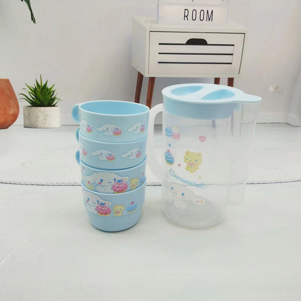 Spot plastic cold water kettle, cute girl heart, large capacity, one pot, four cups, high-temperature resistant cold water kettle, fruit juice teapot