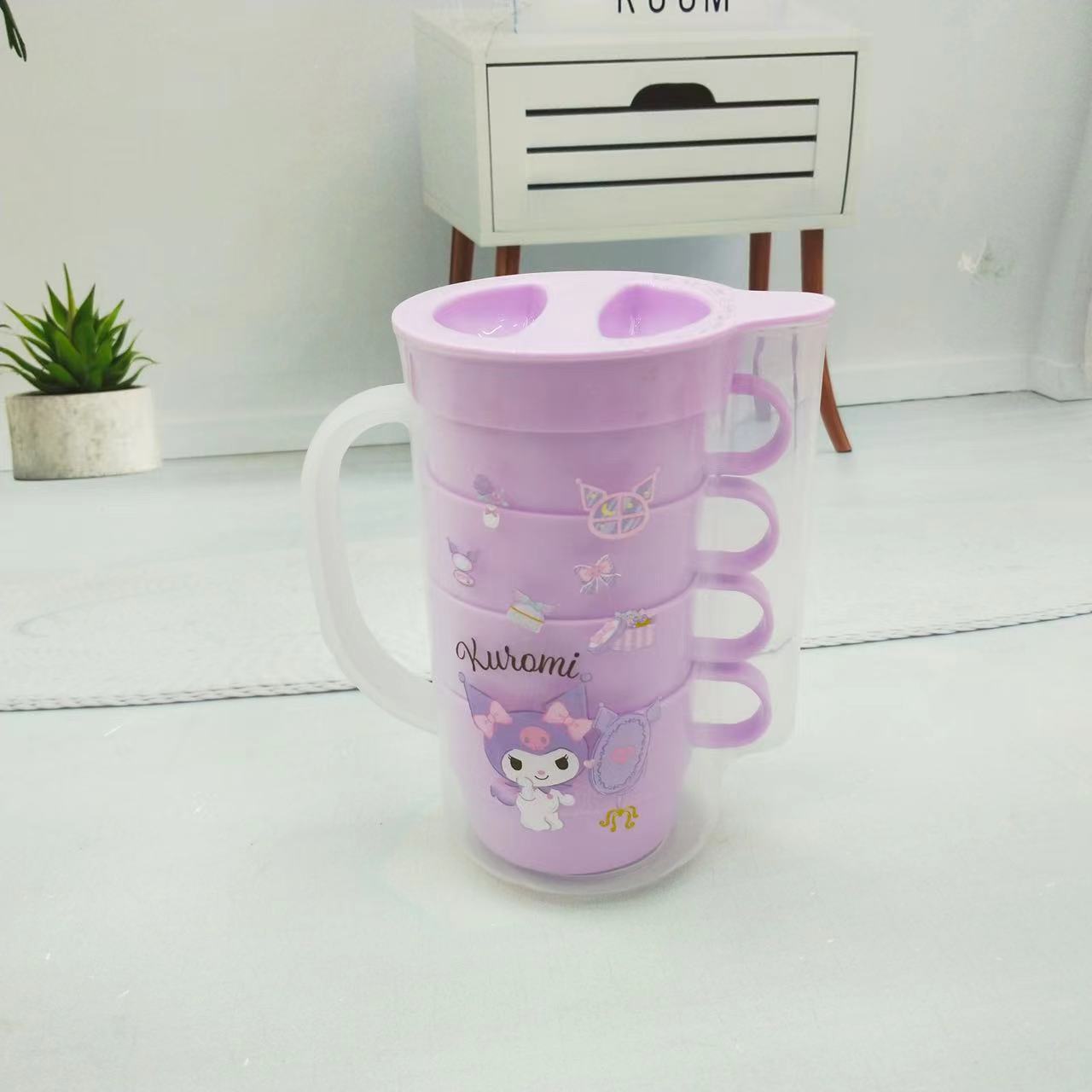 Spot plastic cold water kettle, cute girl heart, large capacity, one pot, four cups, high-temperature resistant cold water kettle, fruit juice teapot