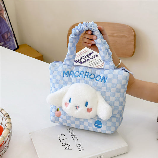 【B-0042】2023 Autumn and Winter New Cartoon Plush Doll Hand Carrying Small Bag Girl's Heart Zipper Student Mobile Phone Storage Bag